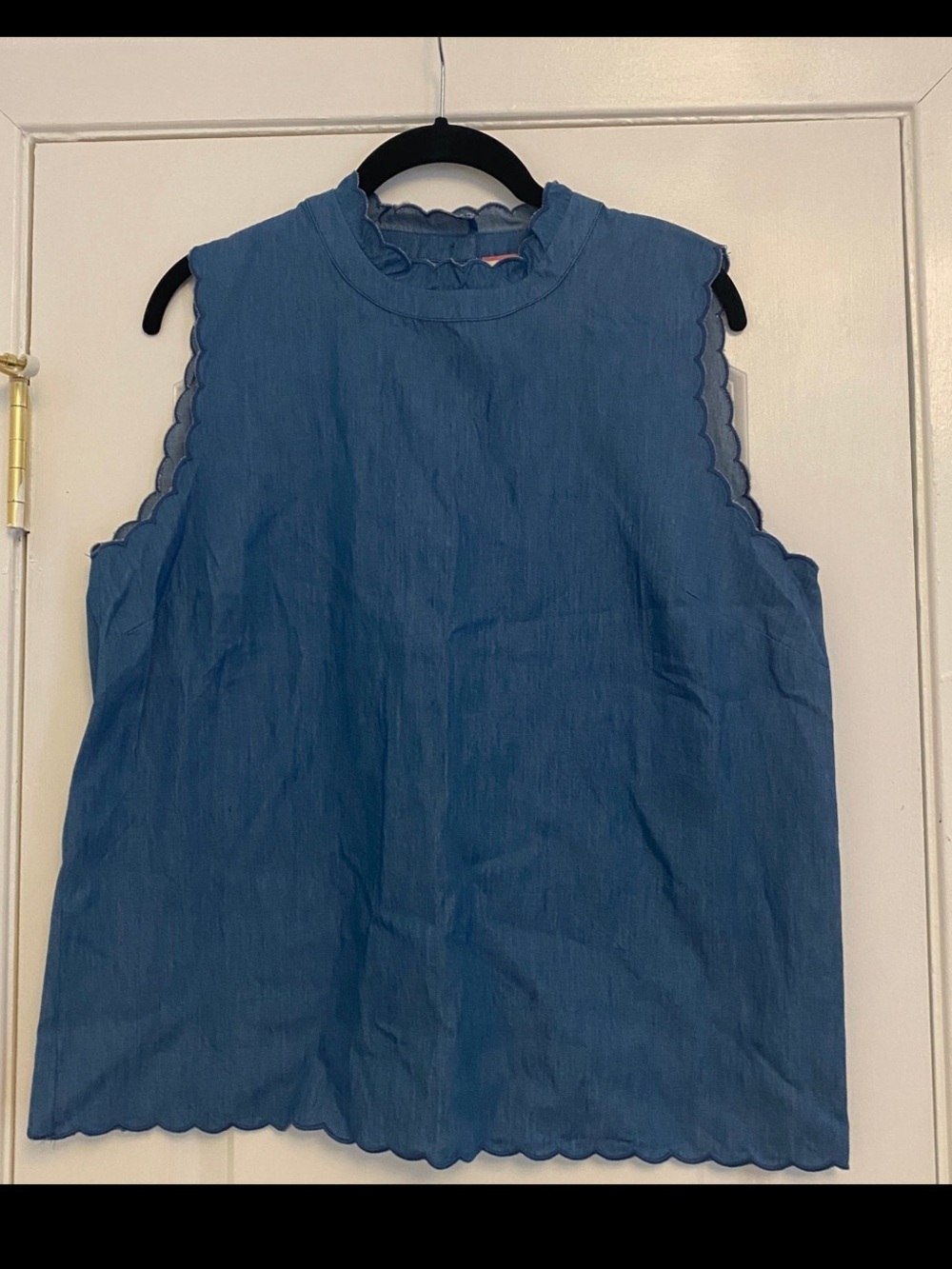 Dark Chambray Scalloped Sleeveless Top